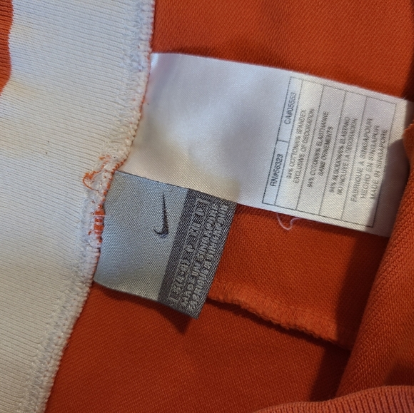 Vintage Orange Nike Shorts - Picture 4 of 4